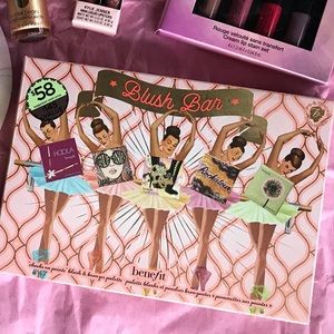 Benefit Blush Bar